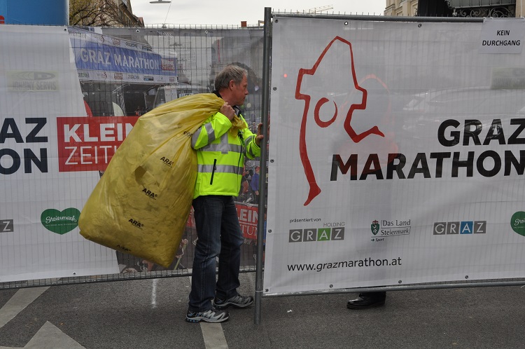 Servus Mitarbeiter beim Graz Marathon